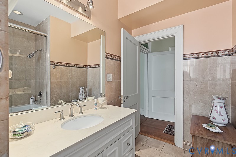 Hall bathroom.
