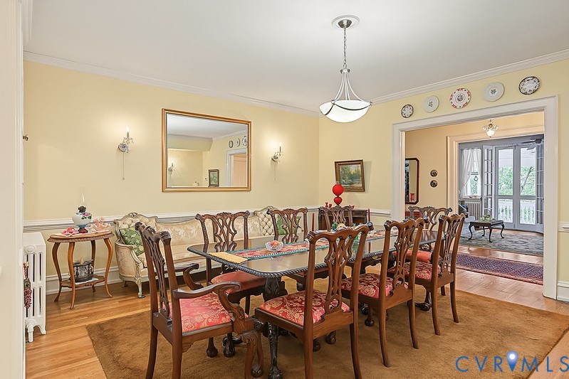 Formal dining that can seat up to 12.