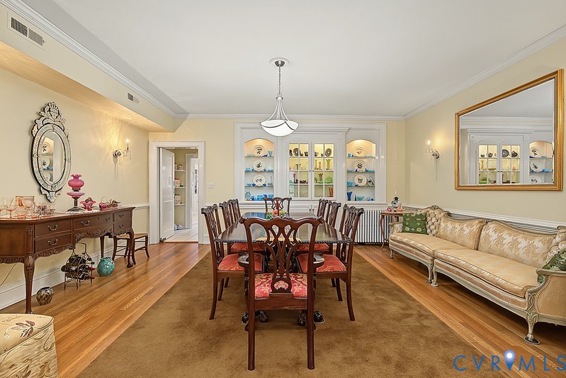 Crown and chair rail molding, hardwood floors