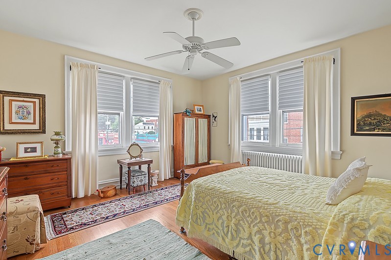Bedroom #3 . This is a corner bedroom that gets lots of Southern exposure.