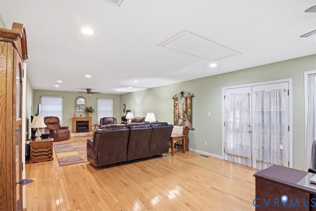 5330 C C C Road, Ruther Glen, VA 22546