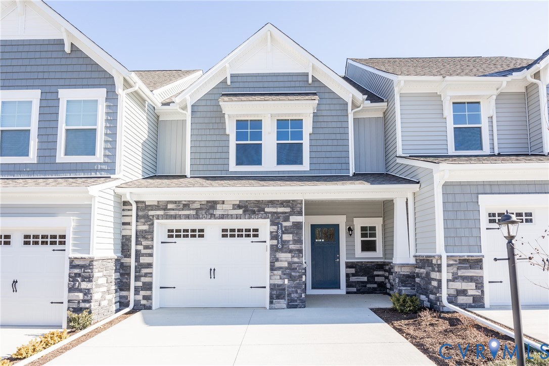 Davenport B - Townhome is under construction, photos are from builder's library and shown as an example only (colors, features and options will vary).