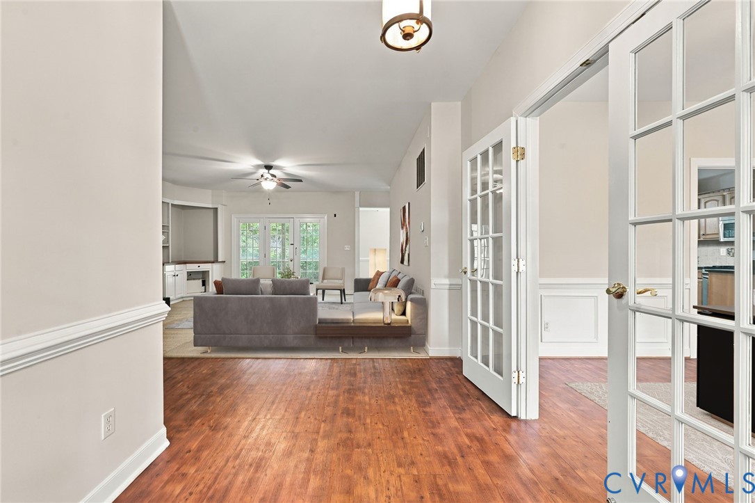 Entryway with a virtually staged concept