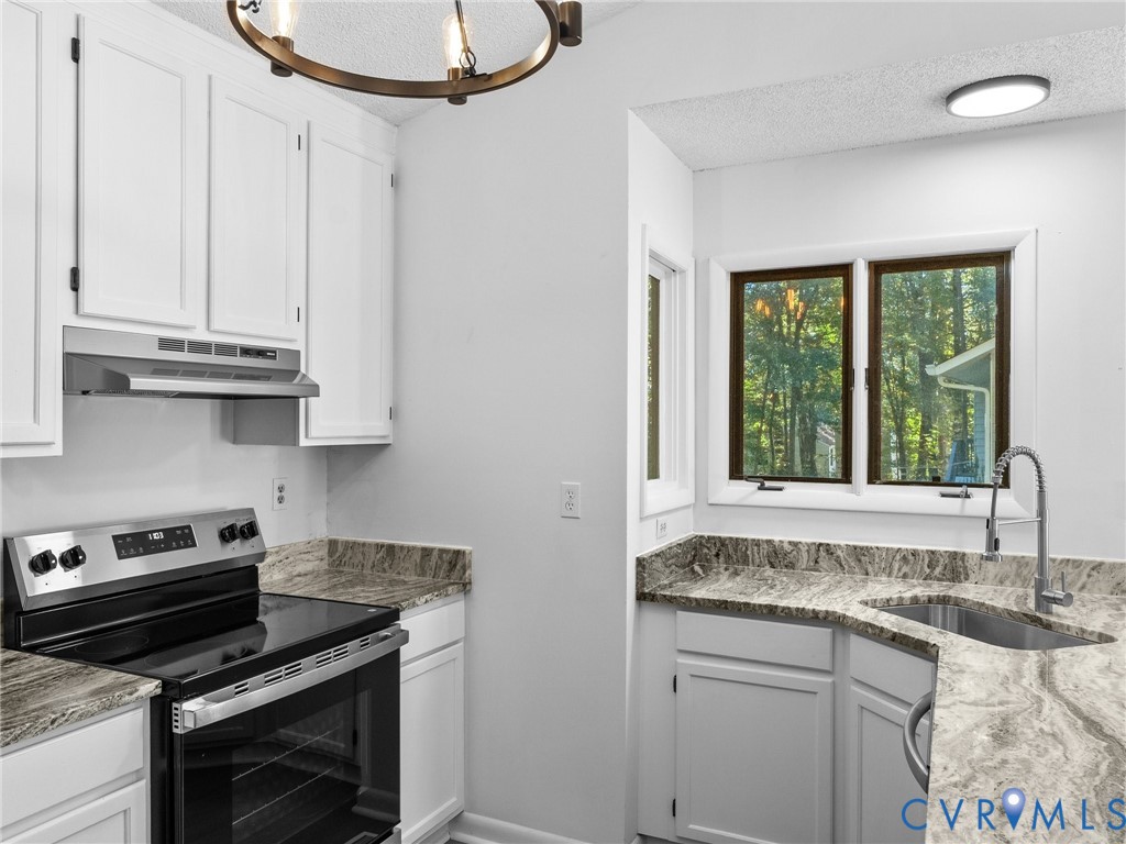 3100 Spreading Oak Road, Brandermill, Midlothian, VA 23112