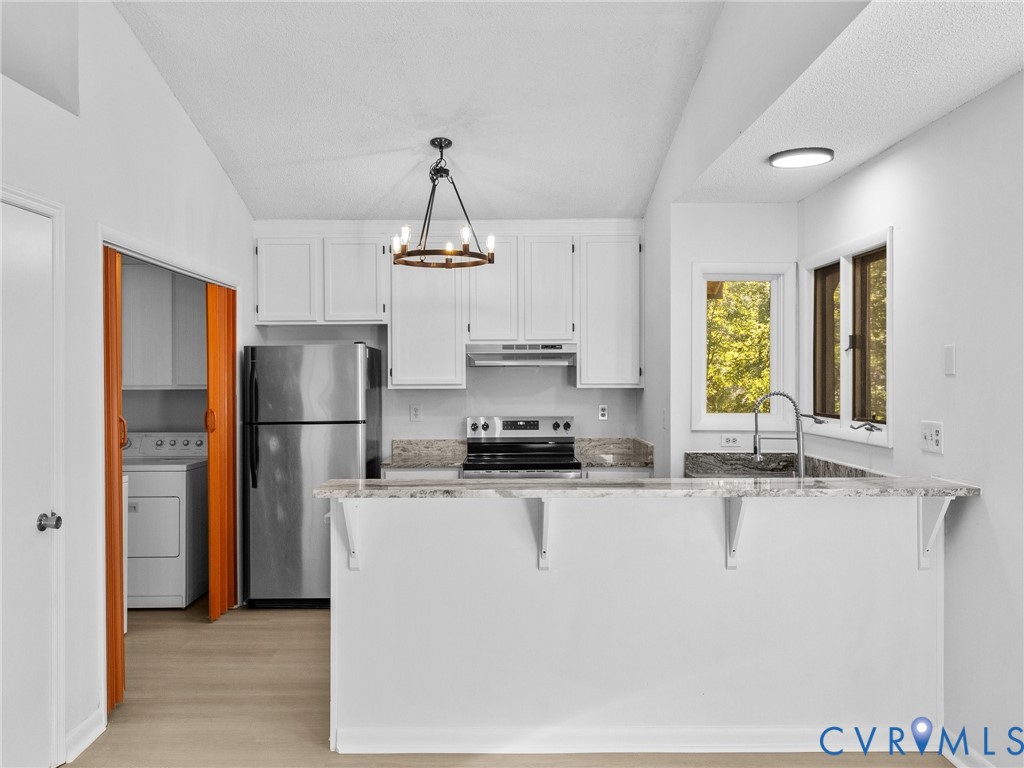 3100 Spreading Oak Road, Brandermill, Midlothian, VA 23112
