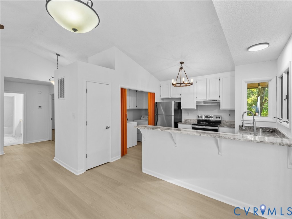 3100 Spreading Oak Road, Brandermill, Midlothian, VA 23112