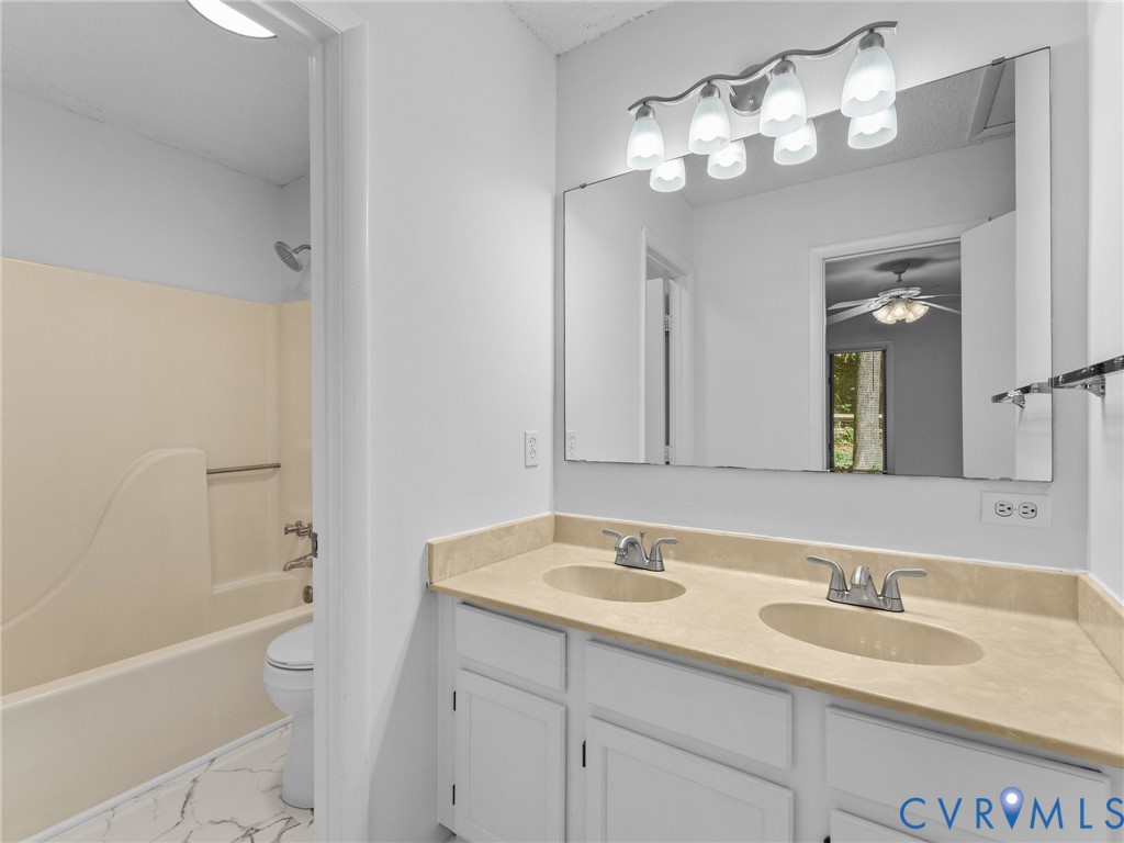 3100 Spreading Oak Road, Brandermill, Midlothian, VA 23112