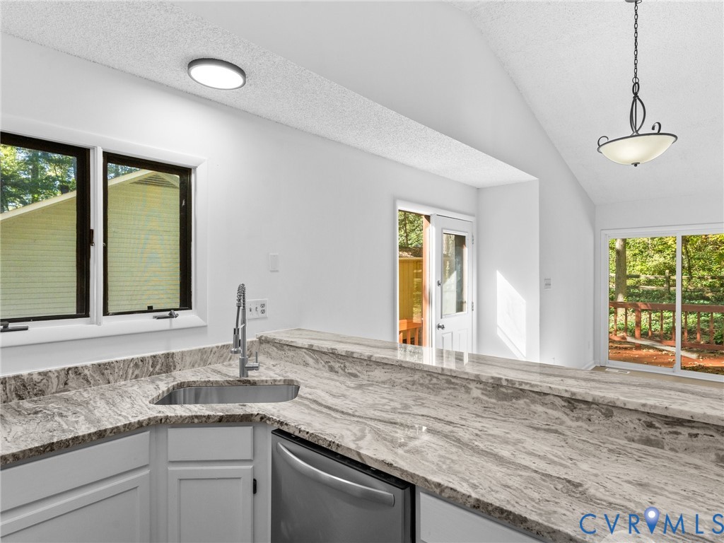 3100 Spreading Oak Road, Brandermill, Midlothian, VA 23112