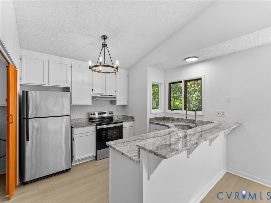3100 Spreading Oak Road, Brandermill, Midlothian, VA 23112