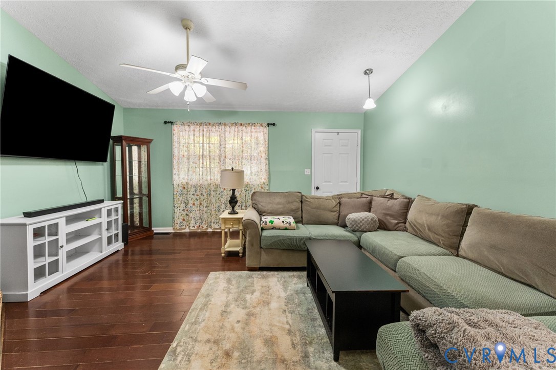 921 Jefferson Drive, Palmyra, VA 22963