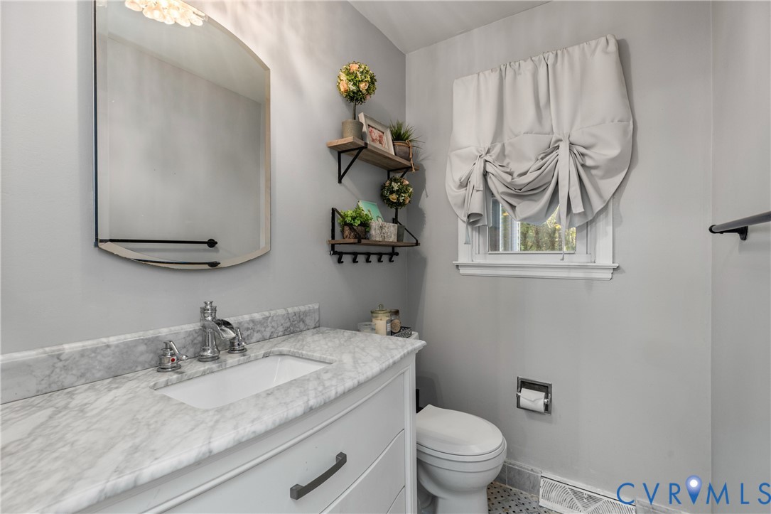 3904 Woodbridge Court, Chester, VA 23831