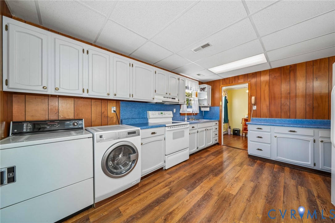 3030 Brentwood Circle, Chesterfield, VA 23237 3030 Brentwood Circle, Chesterfield, VA 23237