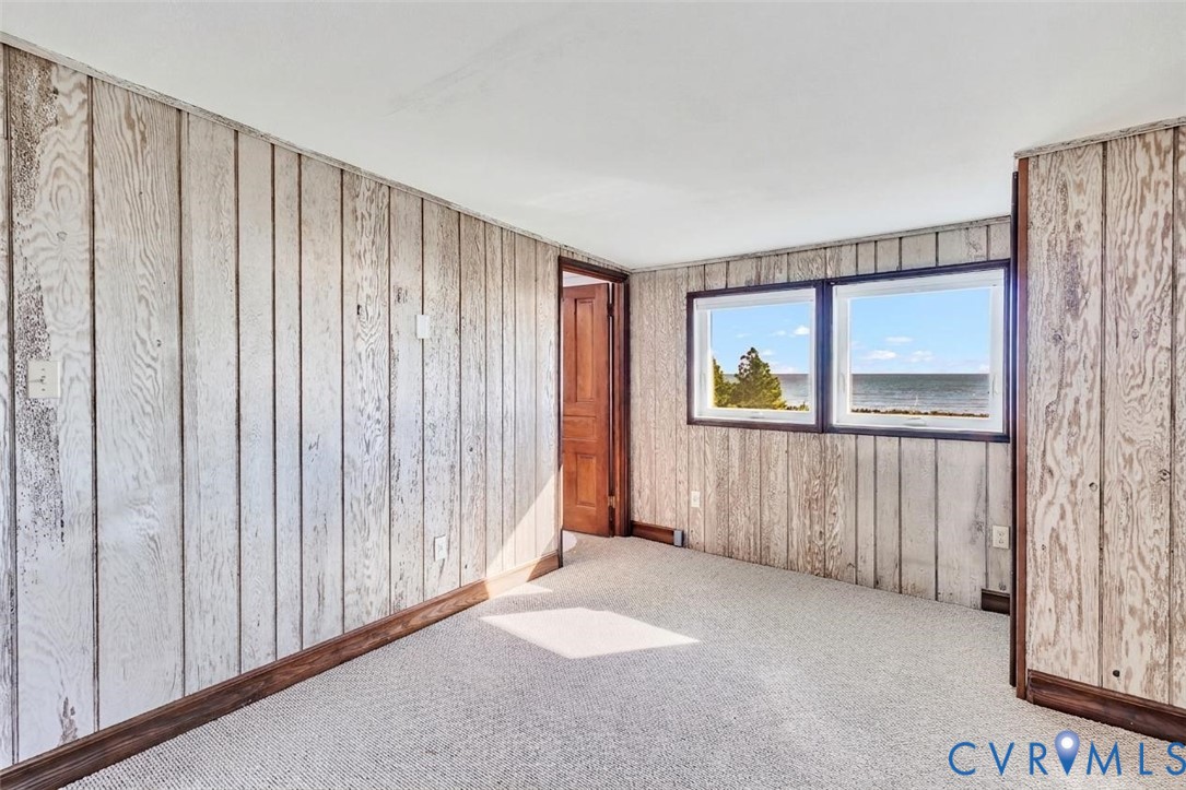 43 Fiddler Crab Lane, White Stone, VA 22578
