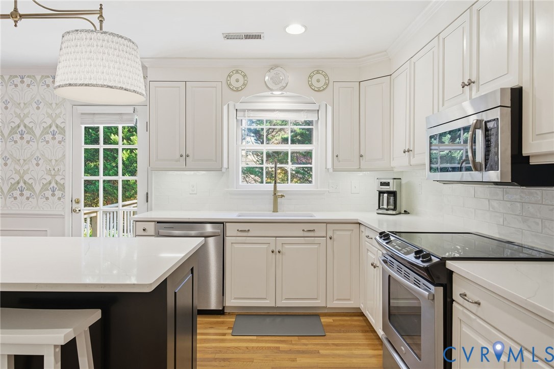 8302 University Place, Henrico, VA 23229