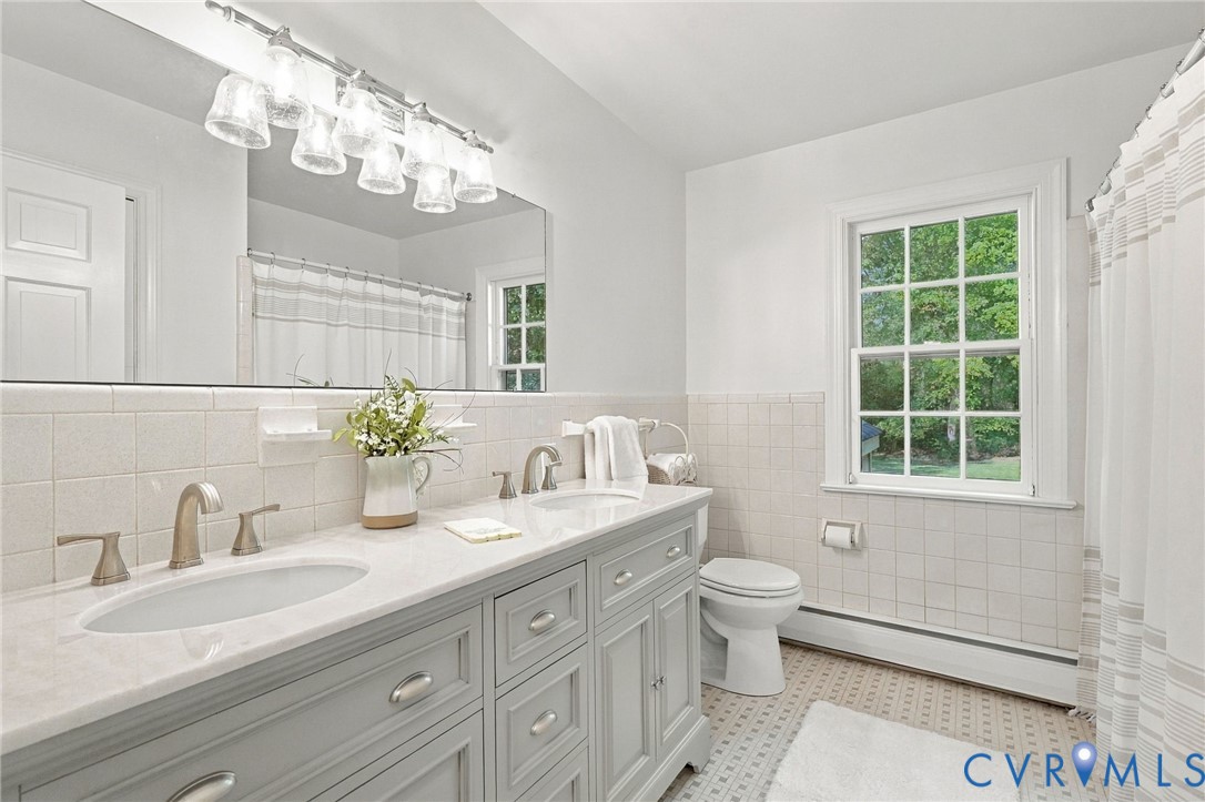 10995 Linderwood Drive, Forest Lake Hills, Mechanicsville, VA 23116