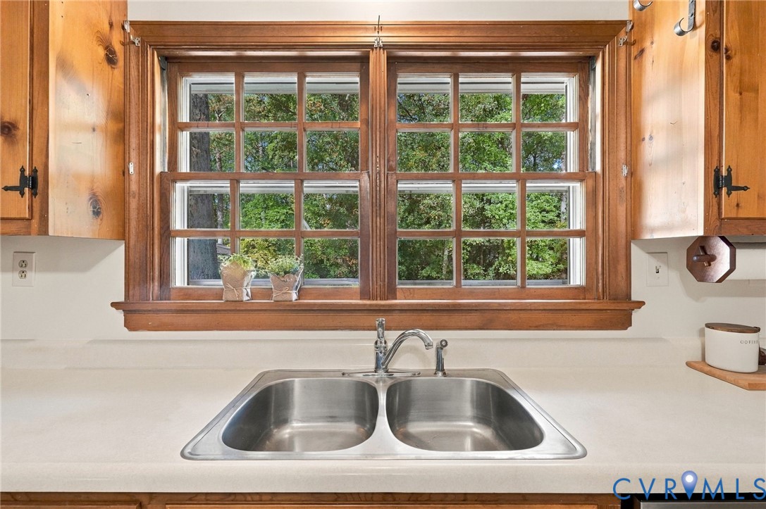 10995 Linderwood Drive, Forest Lake Hills, Mechanicsville, VA 23116
