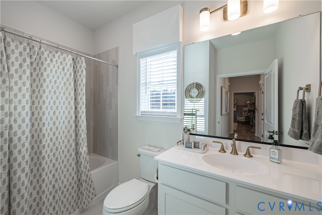 Photo from Boone Homes Gallery; photo of similar home, not home for sale; upgrades shown