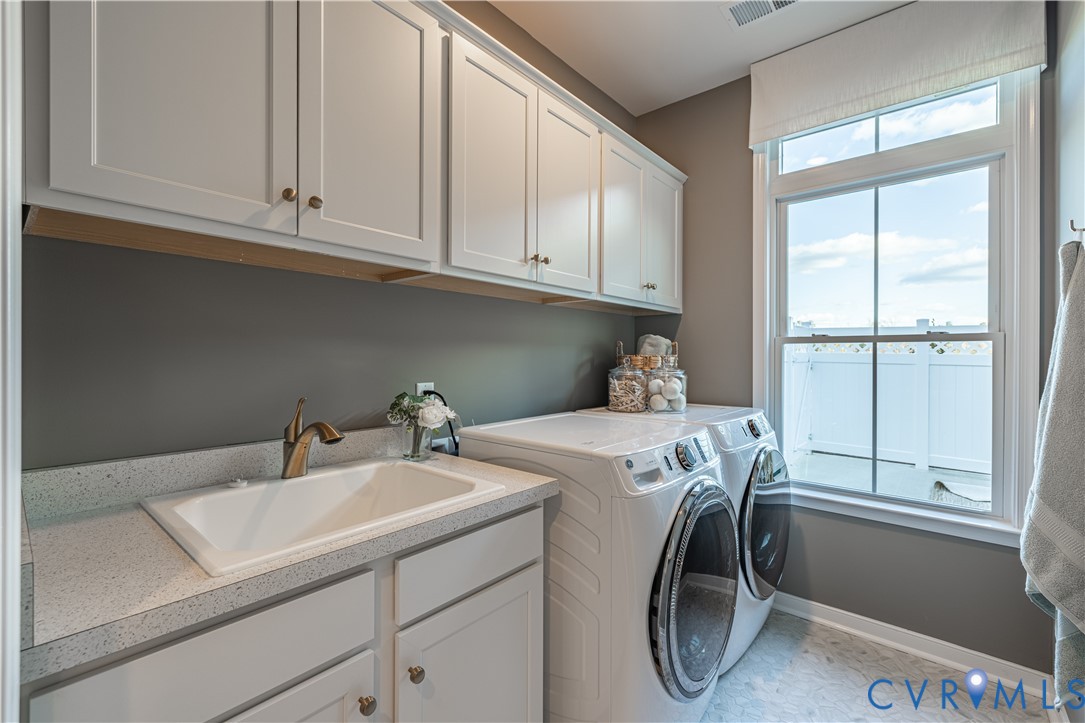 Photo from Boone Homes Gallery; photo of similar home, not home for sale; upgrades shown