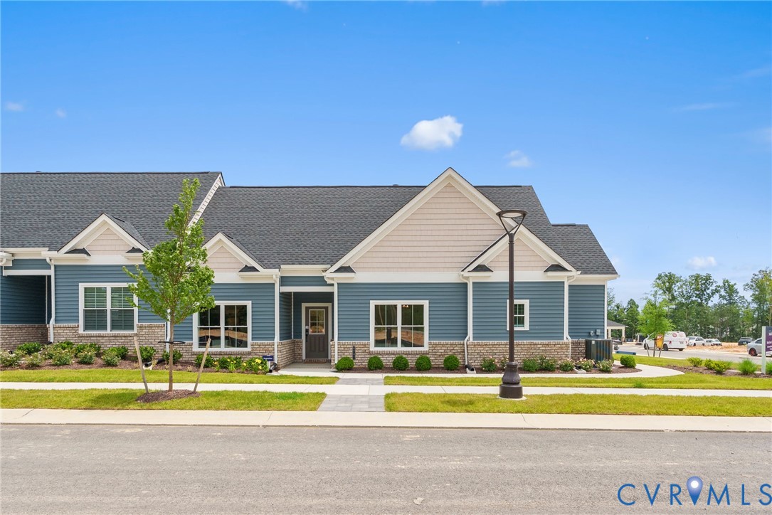 Photo from Boone Homes Gallery; photo of similar home, not home for sale; upgrades shown