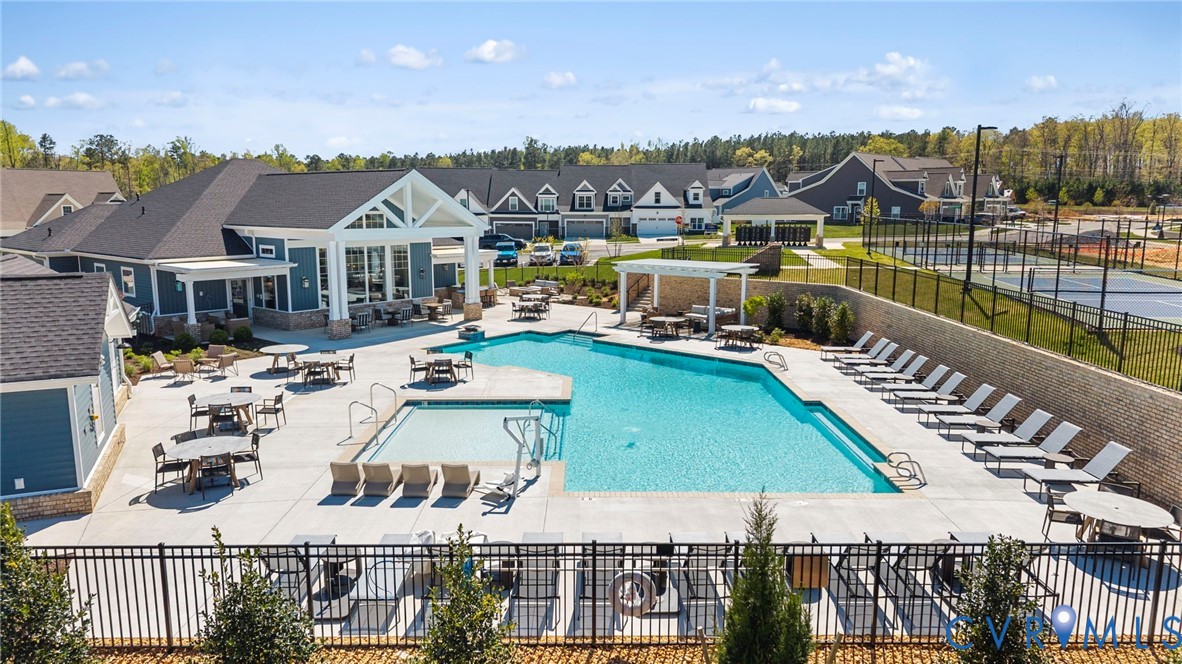 Amenities at The Villas at Swift Creek Amenities at The Villas at Swift Creek
