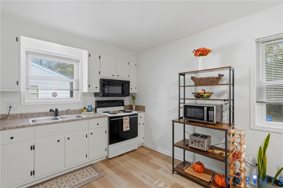 907 Green Ridge Drive, Richmond, VA 23225