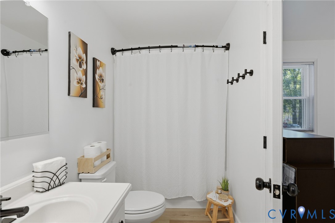 907 Green Ridge Drive, Richmond, VA 23225
