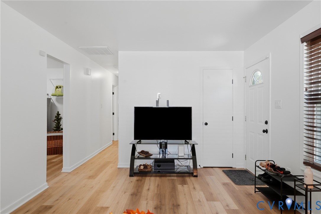 907 Green Ridge Drive, Richmond, VA 23225