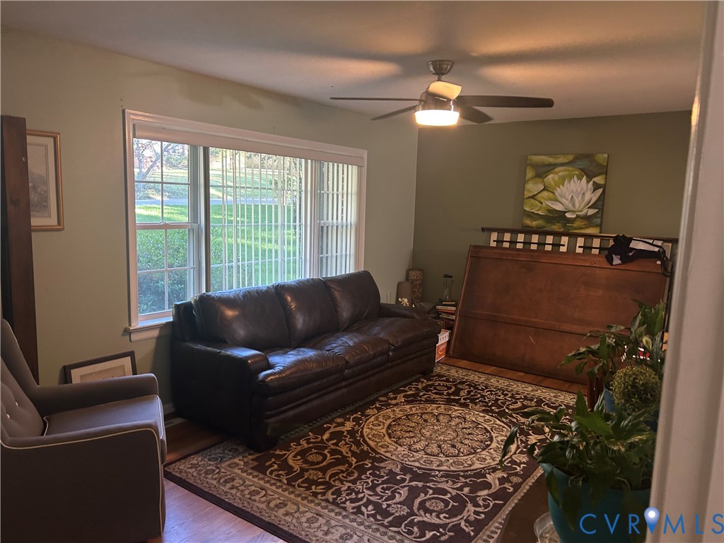 Living Room with picture window that brings in lots of natural light.