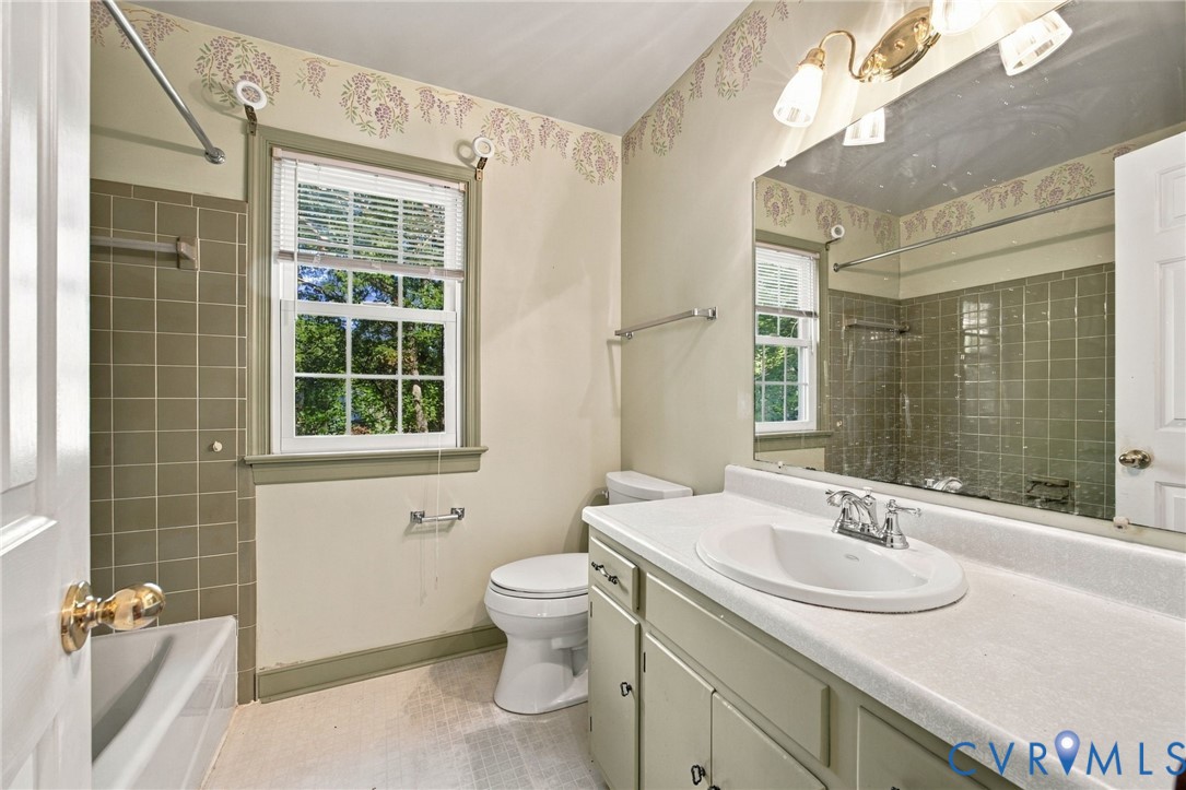 1335 Turnmill Drive, North Chesterfield, VA 23235