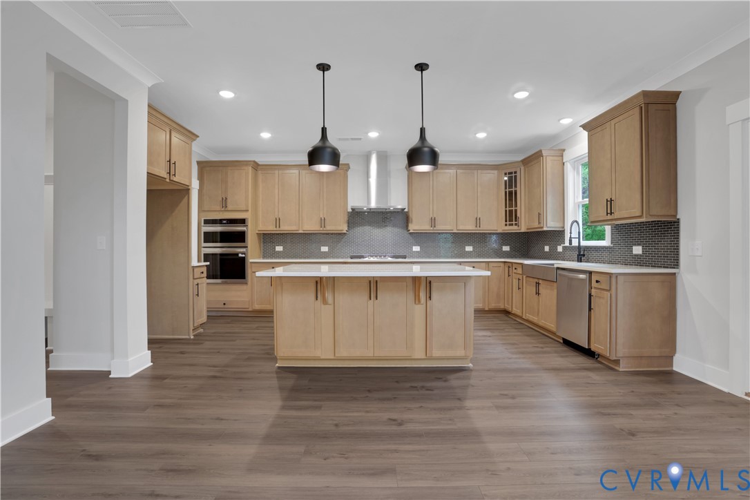 This home is TO BE BUILT. The photo represents the plan, not the actual home. Design selections may vary.