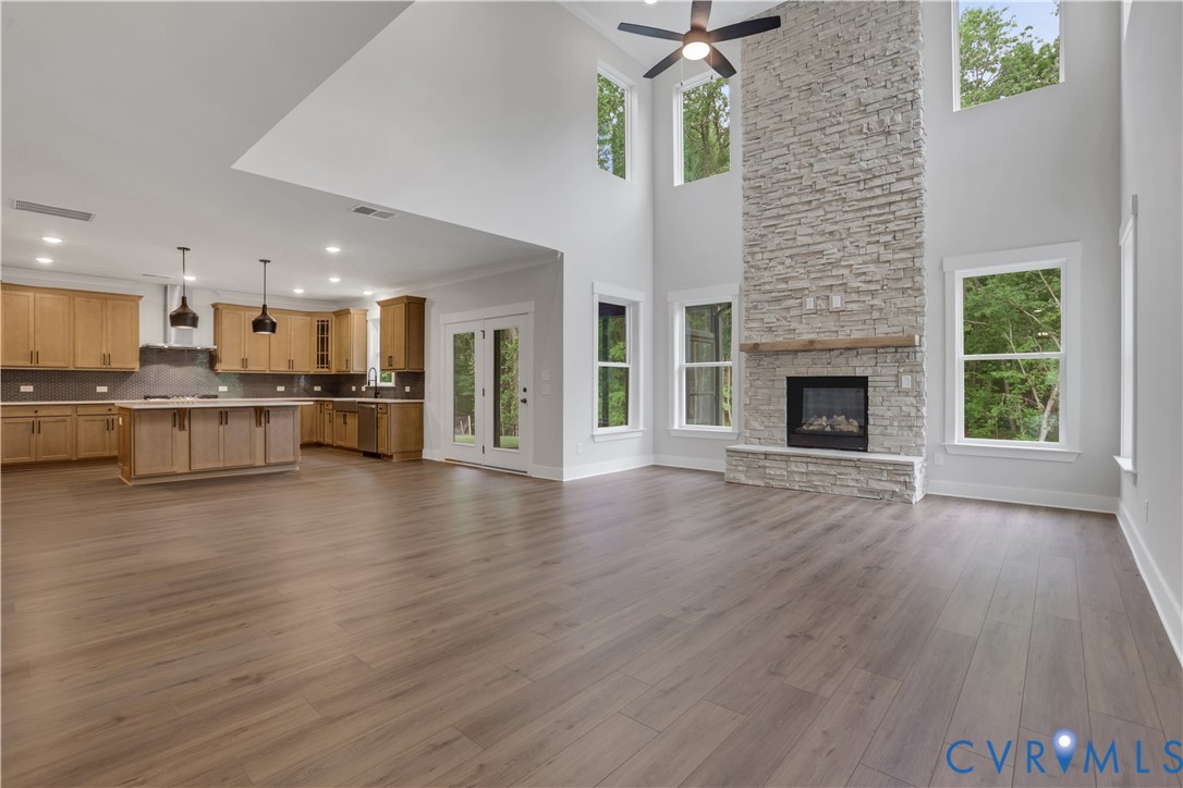 This home is TO BE BUILT. The photo represents the plan, not the actual home. Design selections may vary.
