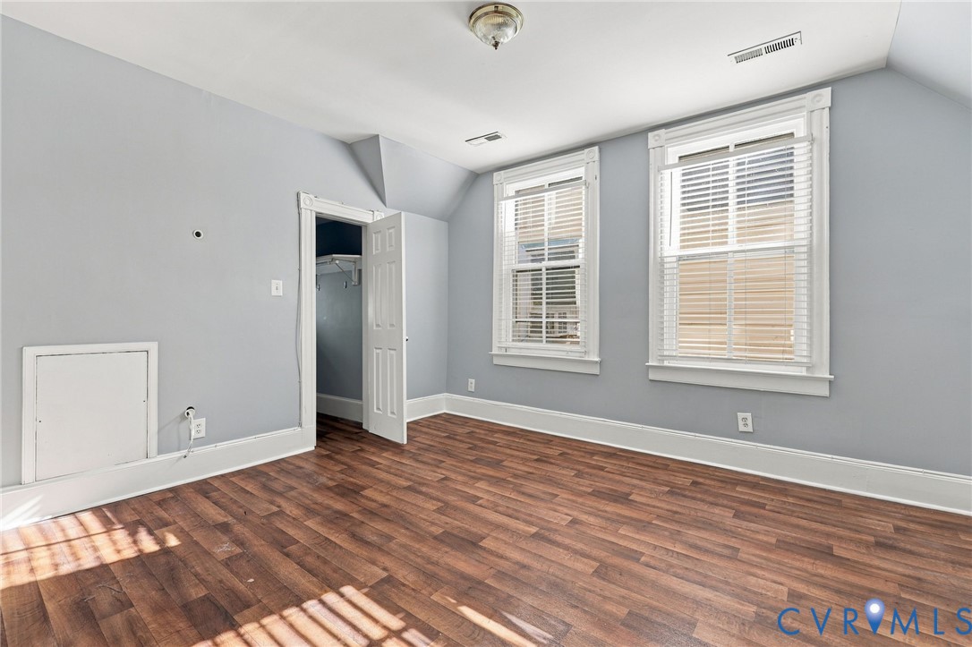 2nd Floor Bathroom