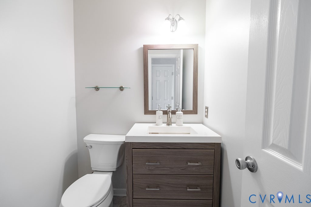 1/2 downstairs bathroom