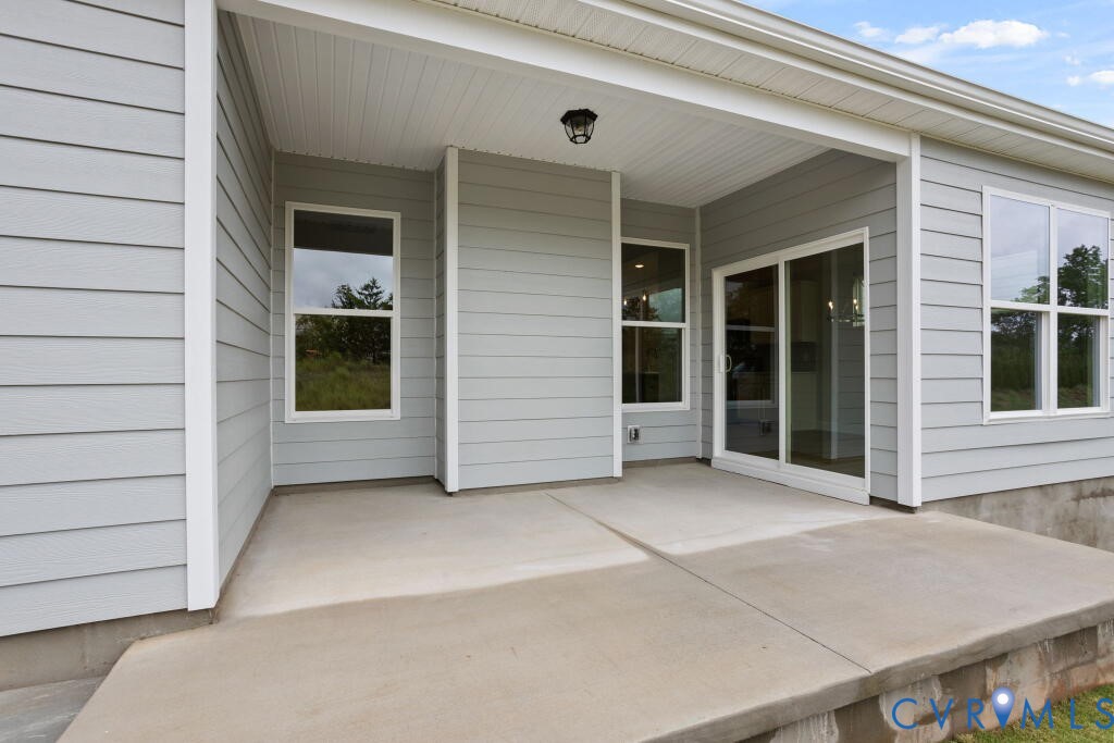 This home is TO BE BUILT. The photo represents the plan, not the actual home. Design selections may vary.