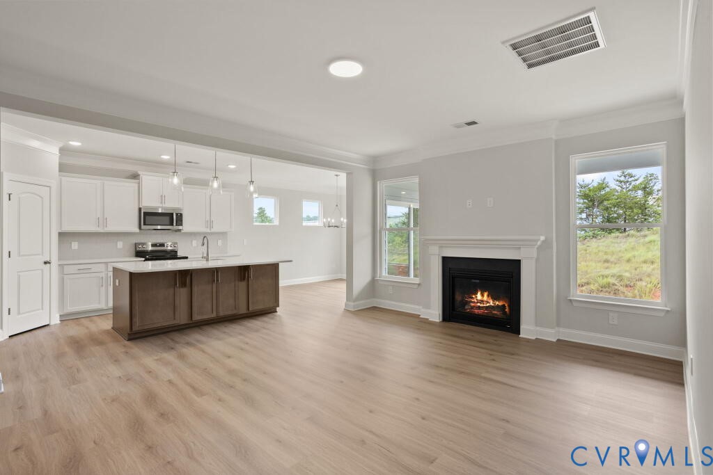 This home is TO BE BUILT. The photo represents the plan, not the actual home. Design selections may vary.
