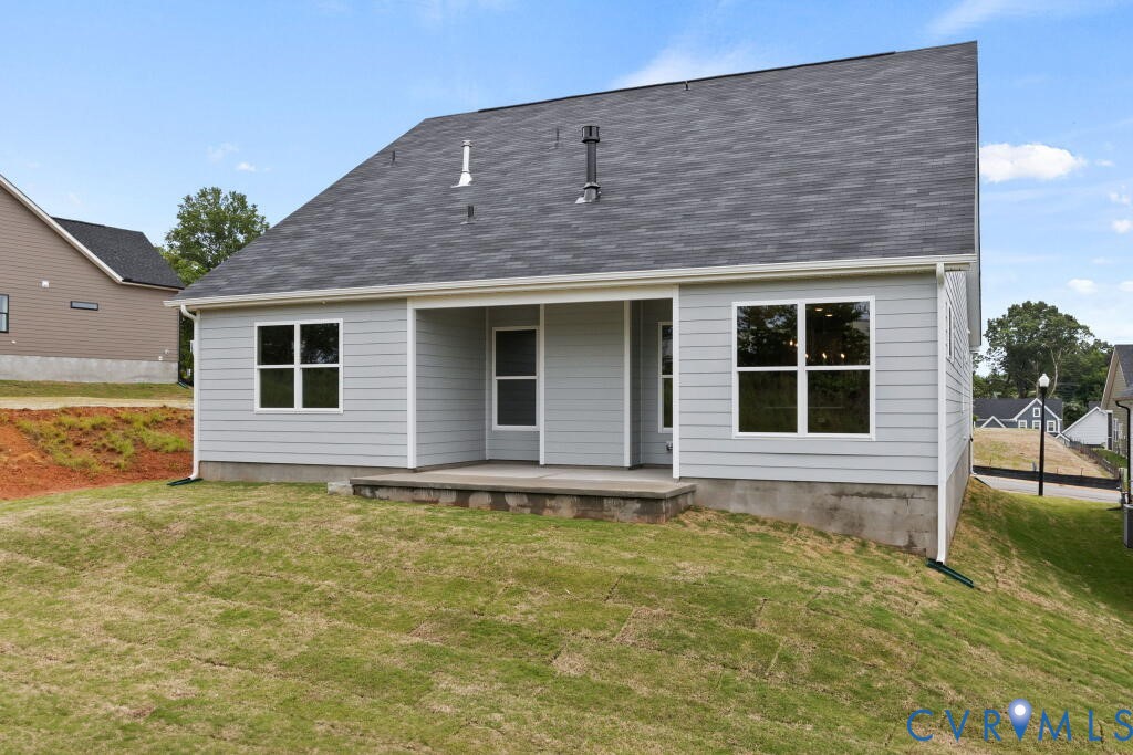 This home is TO BE BUILT. The photo represents the plan, not the actual home. Design selections may vary.