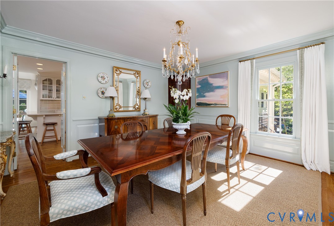 Double doors give access to the kitchen.