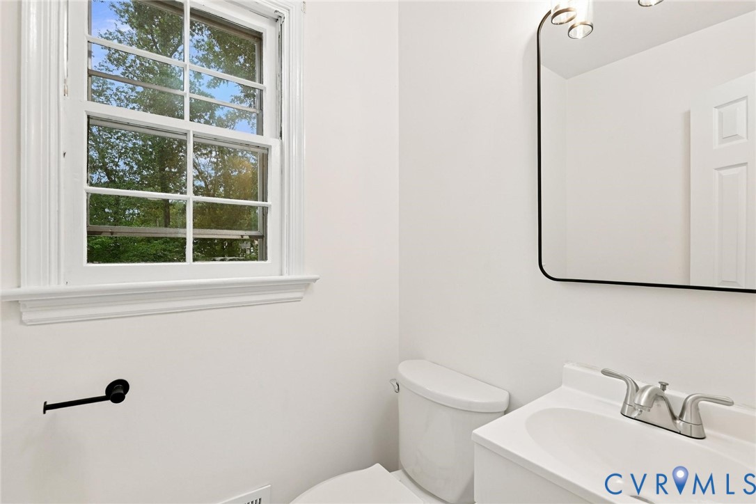 2116 Ives Lane, North Chesterfield, VA 23235