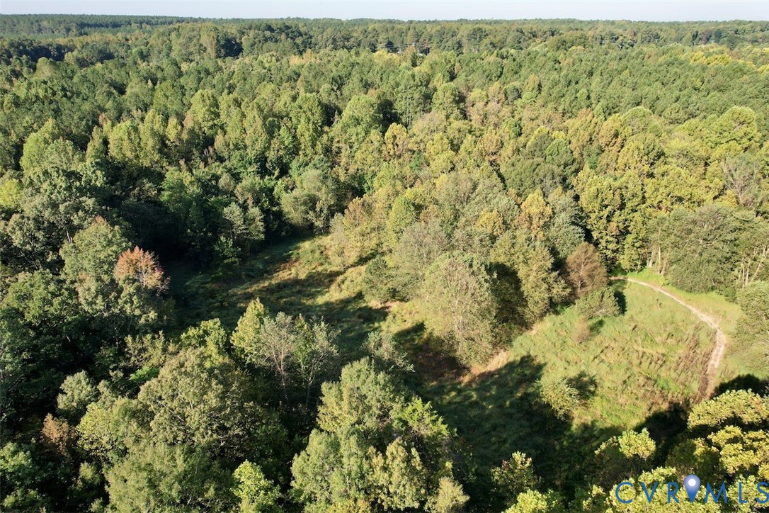 1059 W Entrance Road, Blackstone, VA 23824