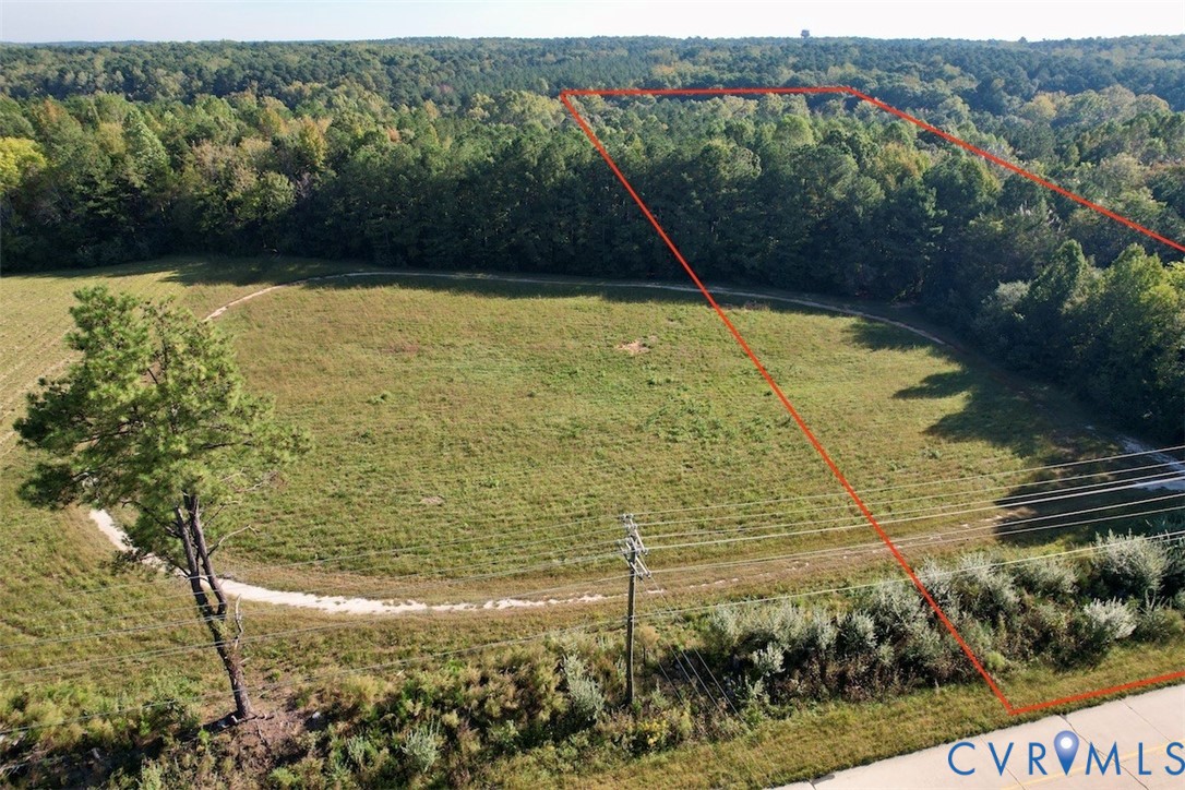 1079 W Entrance Road, Blackstone, VA 23824