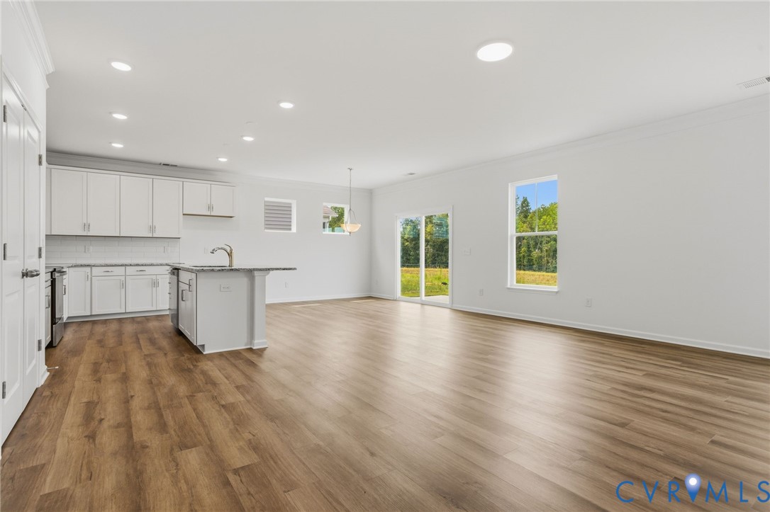 This home is TO BE BUILT. The photo represents the plan, not the actual home. Design selections may vary.