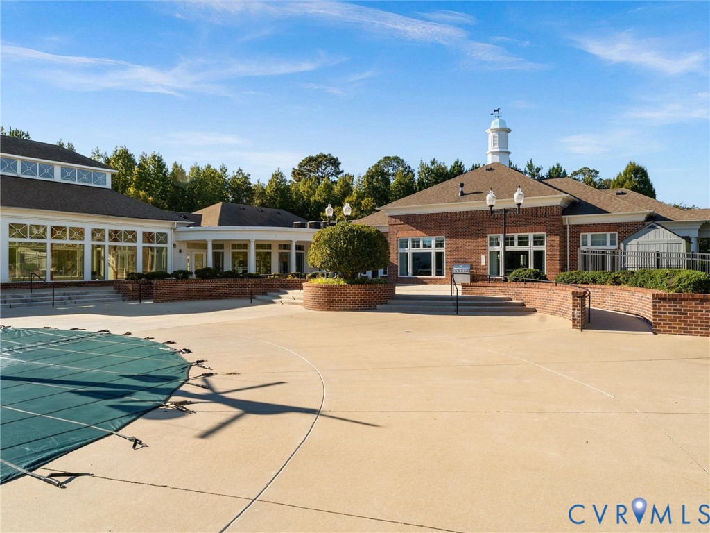 Community outdoor pool and clubhouse