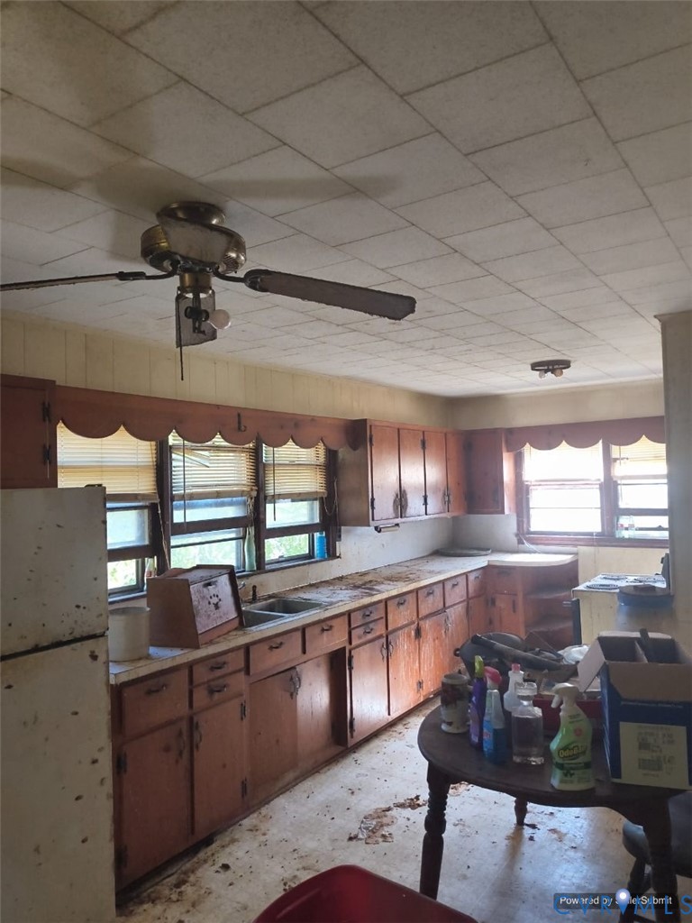 1602 Fairview Road, Duffield, VA 24245