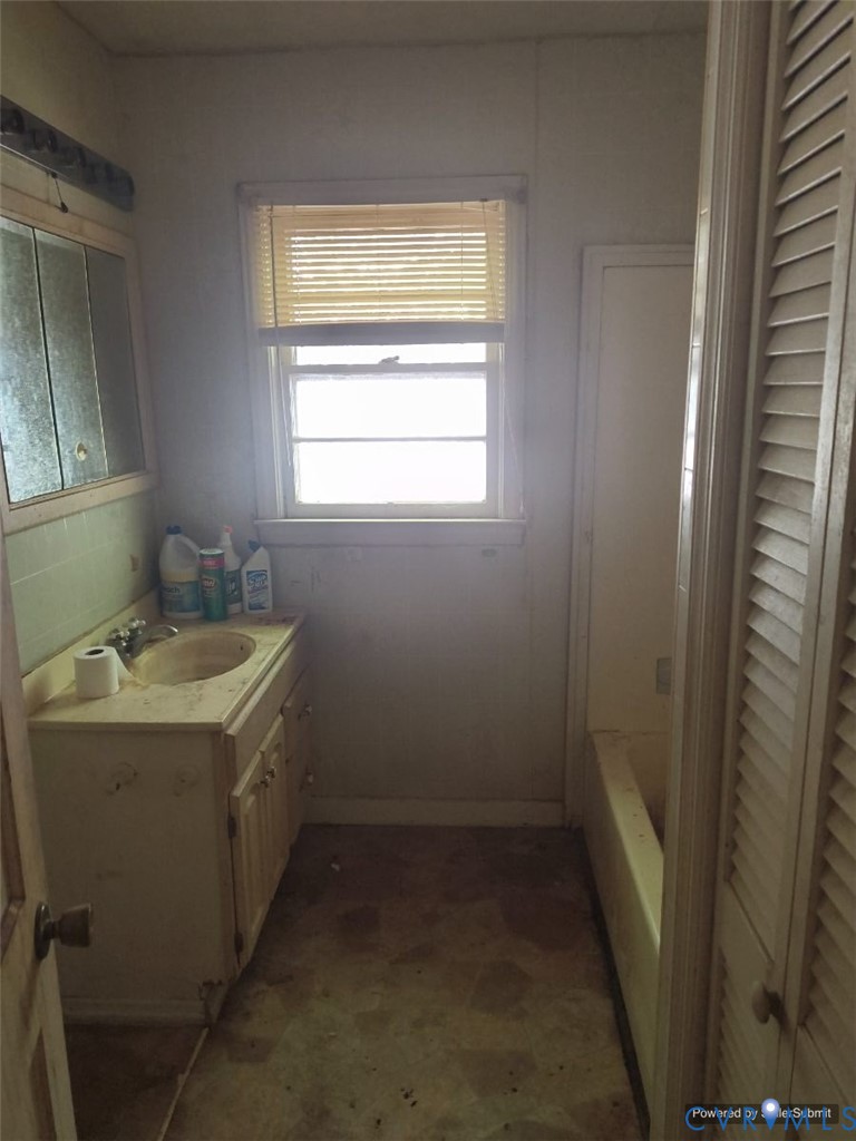 1602 Fairview Road, Duffield, VA 24245