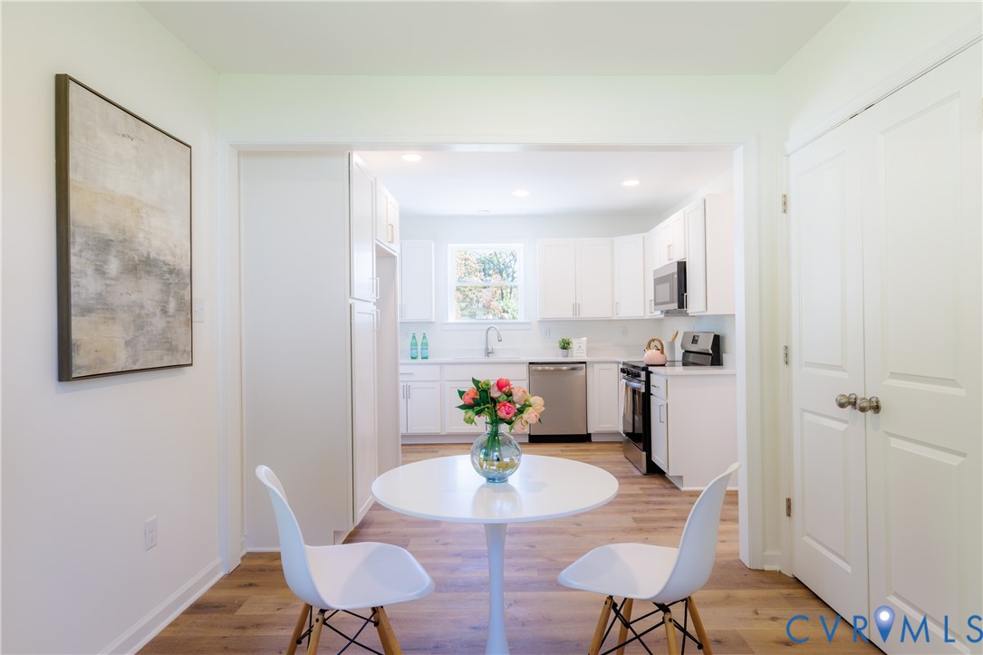 Breakfast area open to the kitchen