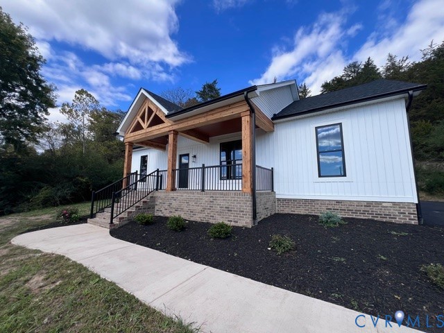 560 East Main Street, Scottsville, VA 24590