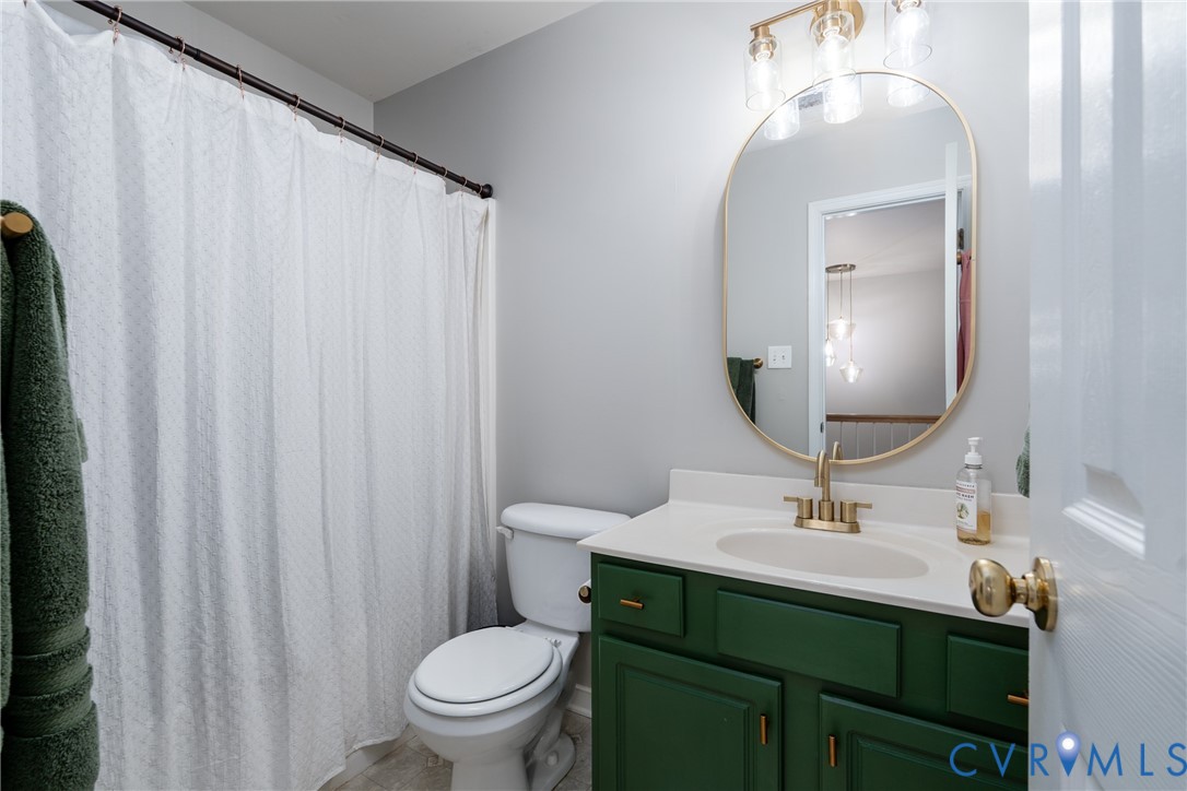 Second floor full bath