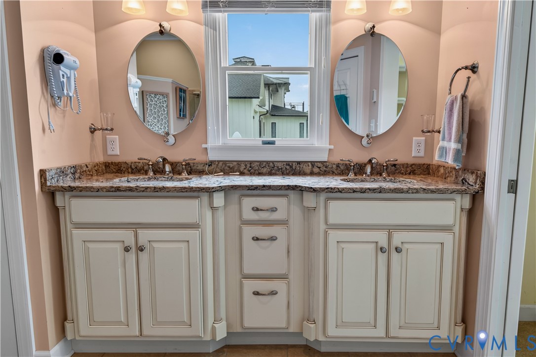356 N Shore Road, Waterfront, Locust Hill, VA 23092