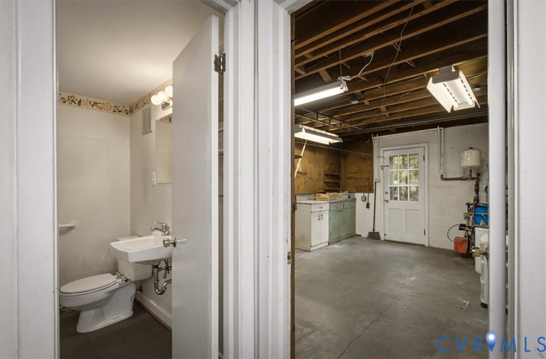 11016 Ashburn Road, North Chesterfield, VA 23235