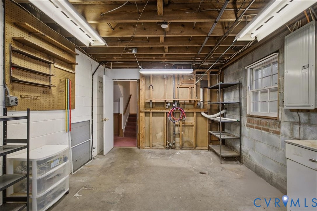11016 Ashburn Road, North Chesterfield, VA 23235